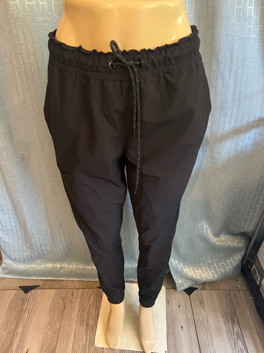 Men's Black Elastic-Waist Jogger Pants